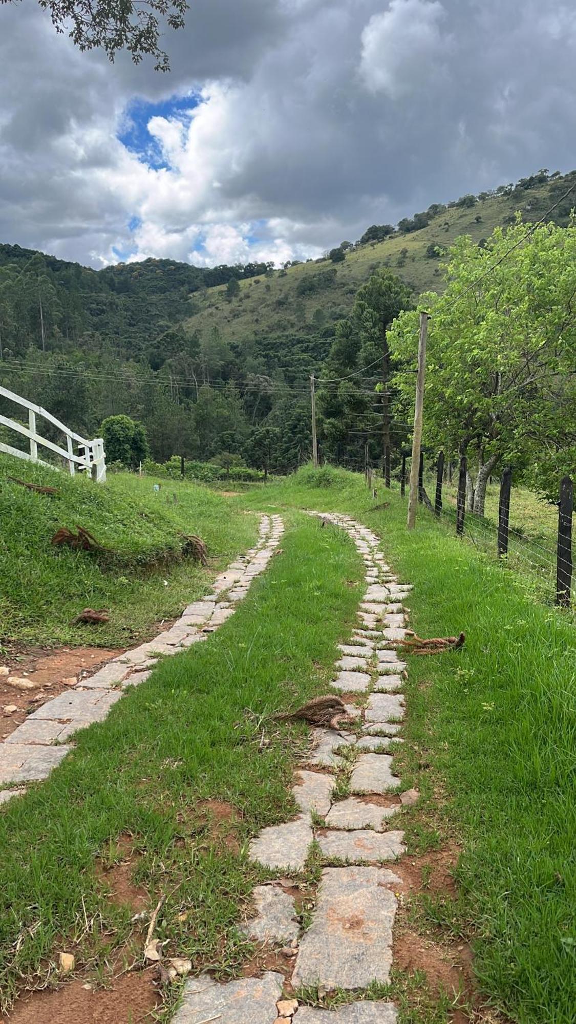 Pousada Pedra Da Mata Chales Na Montanha Munhoz Exterior foto