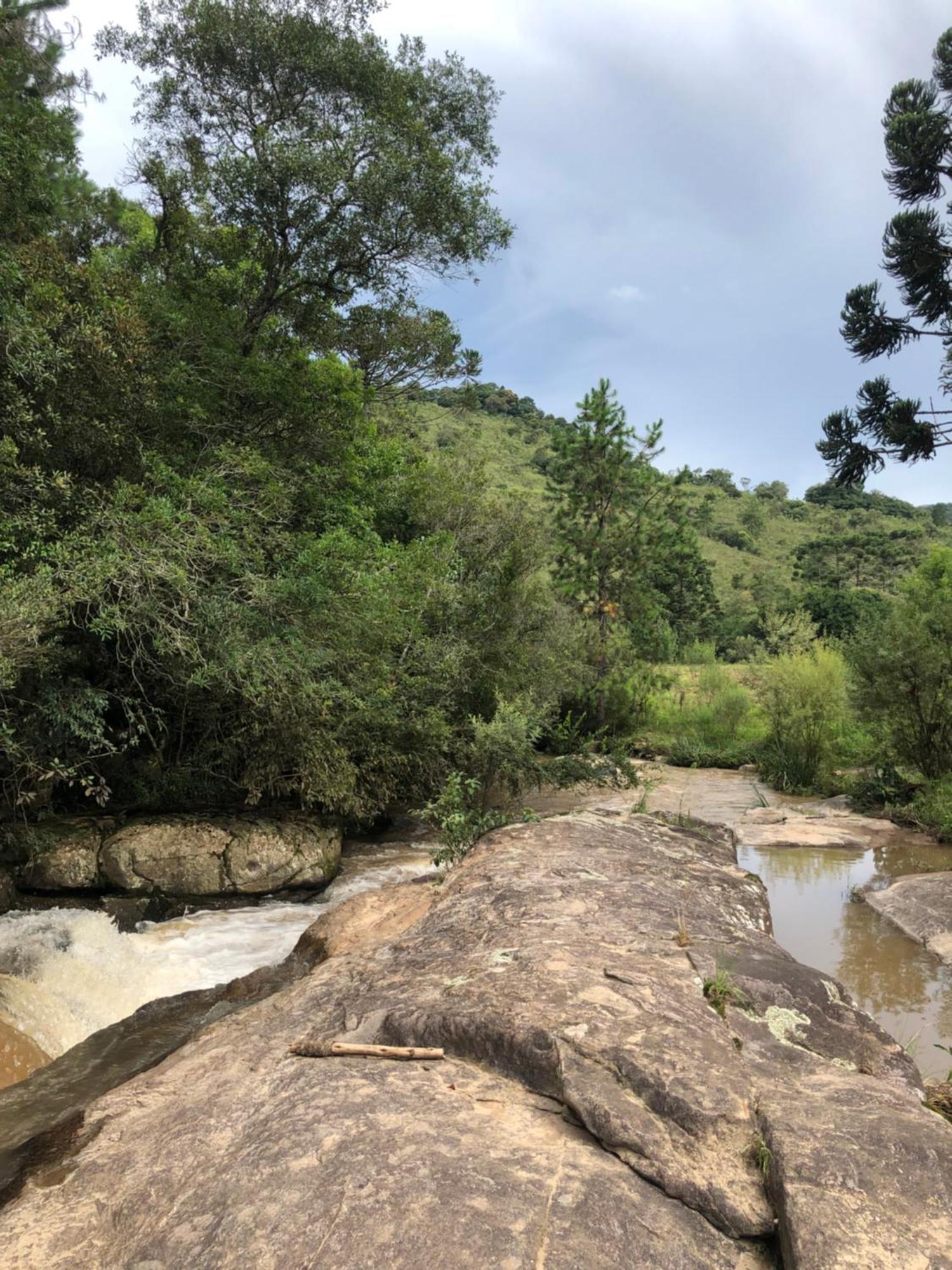 Pousada Pedra Da Mata Chales Na Montanha Munhoz Exterior foto